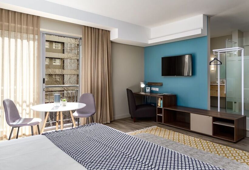 스탠다드 스튜디오, Wink Aparthotel Foreshore