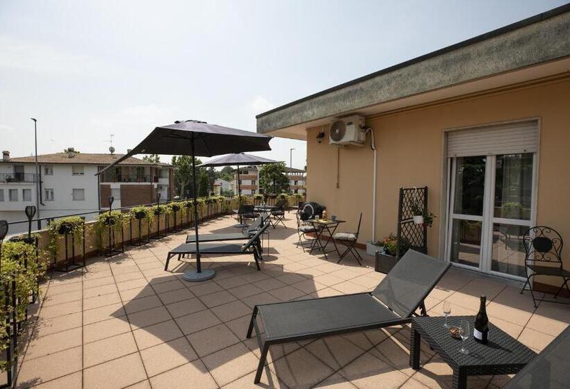 חדר דלוקס, Bru Rooms