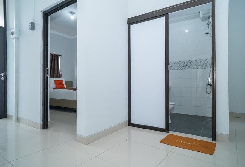 Номер Стандарт Совместная Ванная, Koolkost Near Pasar Baru