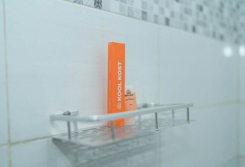 스탠다드 룸 공동 욕실, Koolkost Near Pasar Baru