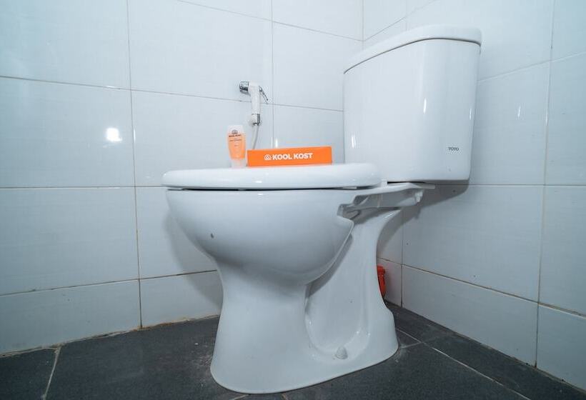 Номер Стандарт Совместная Ванная, Koolkost Near Pasar Baru