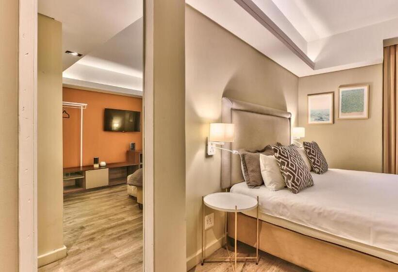 스탠다드 스튜디오, Wink Aparthotel Foreshore