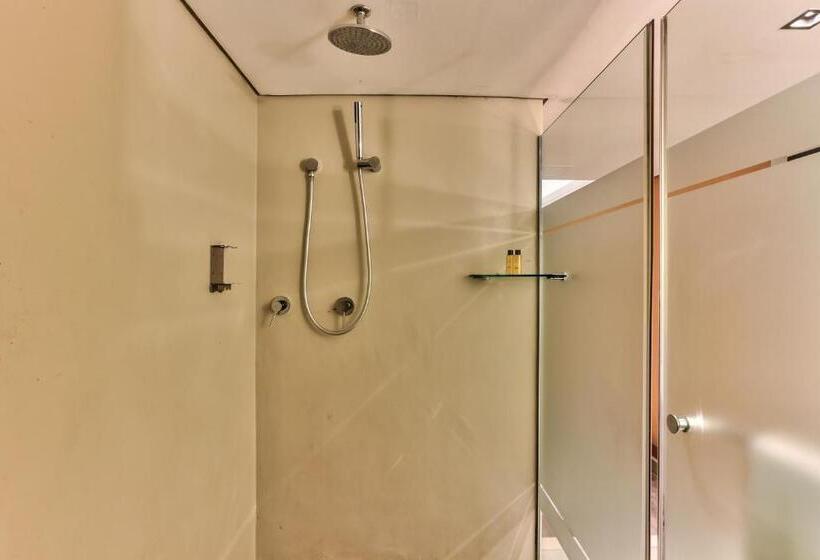 스탠다드 스튜디오, Wink Aparthotel Foreshore