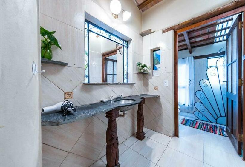 غرفة قياسية ثلاثية, Posada El Pucara