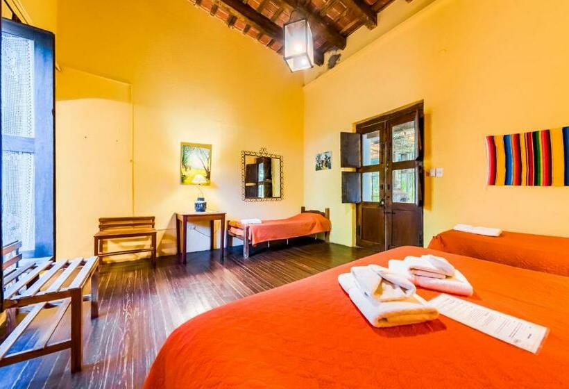 غرفة قياسية ثلاثية, Posada El Pucara