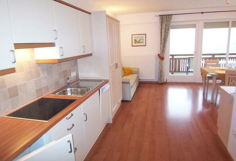 Студио Стандарт с Балконом, Appartement Tschivon