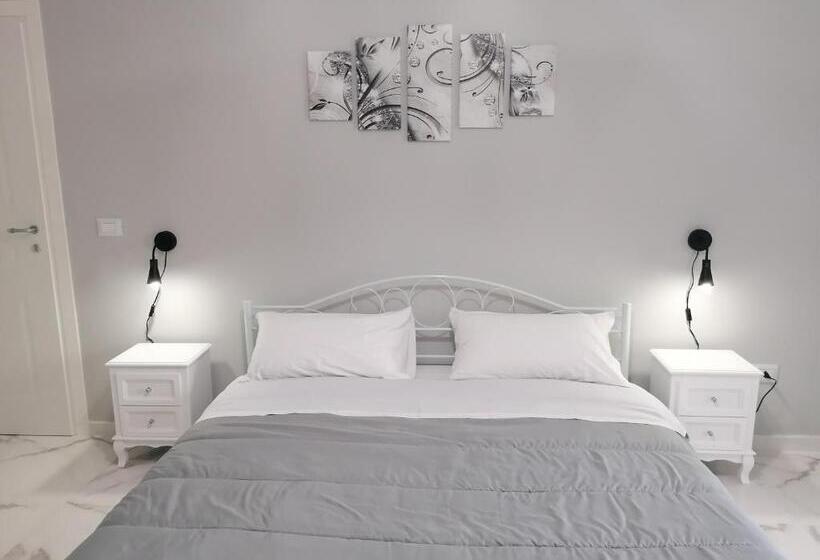 חדר סטנדרט לארבעה, B&b White House