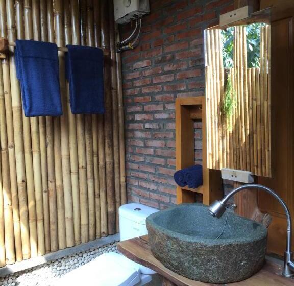 スーペリアーバンガロー, Lagoona Beach Bungalows   Eco Bungalows Batukaras