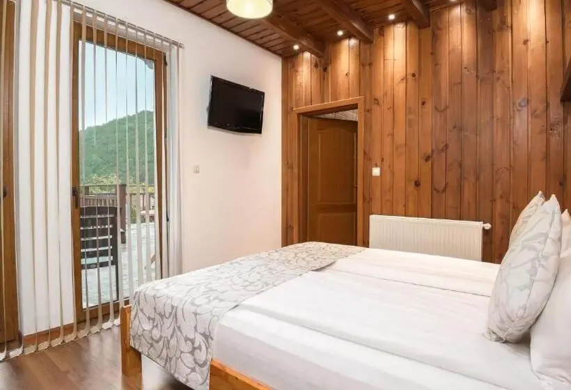 バルコニー付きデラックスルーム, Chalet Balkan
