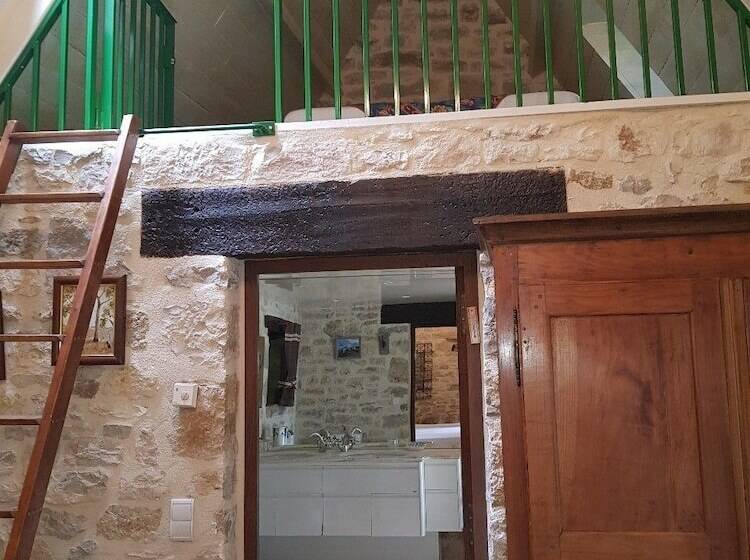 家庭间, Moulin Du Soustre