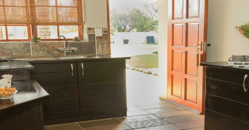 ファミリールーム, Ou Skool Guesthouse