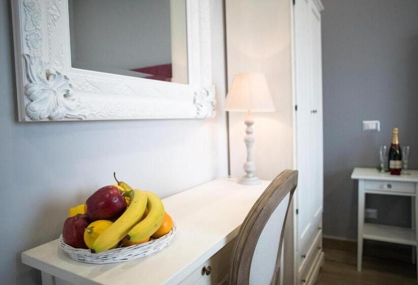 スーペリアトリプルルーム, Relais Villa Italia