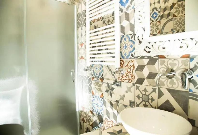 Deluxe Neljän Hengen Huone, Relais Villa Italia