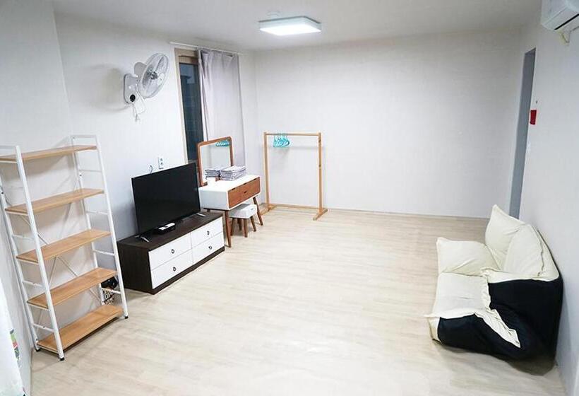 غرفة ديلوكس عائلية, Wandonesia