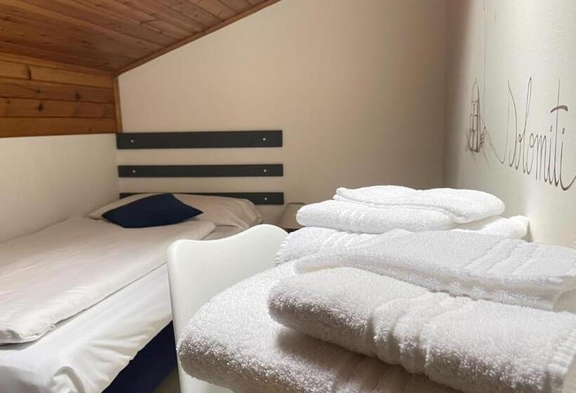 חדר סטנדרט לארבעה, Garnì Belvedere