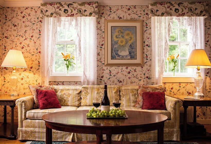 스탠다드 룸, Blackberry River Inn