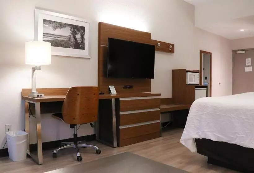 اتاق استاندارد با تخت بزرگ, Days Inn & Suites By Wyndham Fort Myers Near Jetblue Park