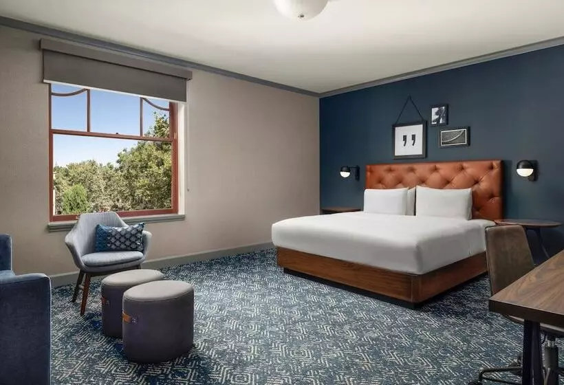 سوییت جونیور, Four Points By Sheraton San Jose Downtown