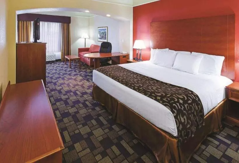 キングサイズベッドのデラックスルーム, La Quinta By Wyndham Seguin