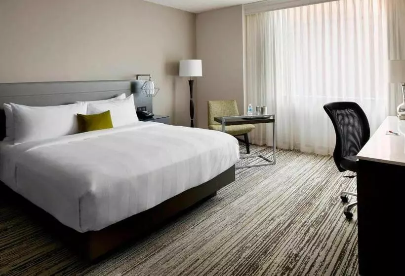 キングサイズベッドのスタンダードルーム, Marriott Columbus Northwest