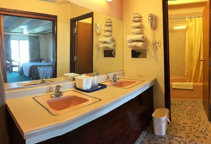 ２ダブルベッドのスタンダードルーム, Tollway Inn Beloit