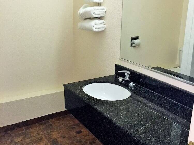 ２ダブルベッドのスタンダードルーム, Tollway Inn Beloit