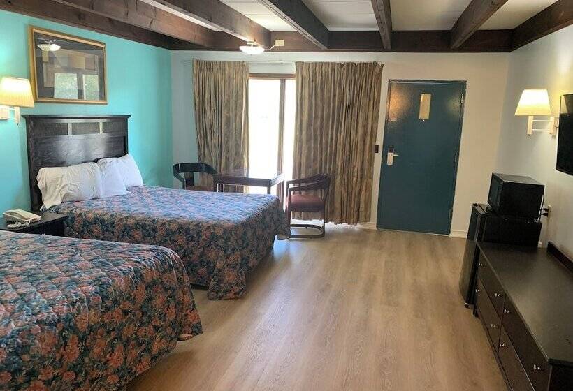 ２ダブルベッドのスタンダードルーム, Tollway Inn Beloit