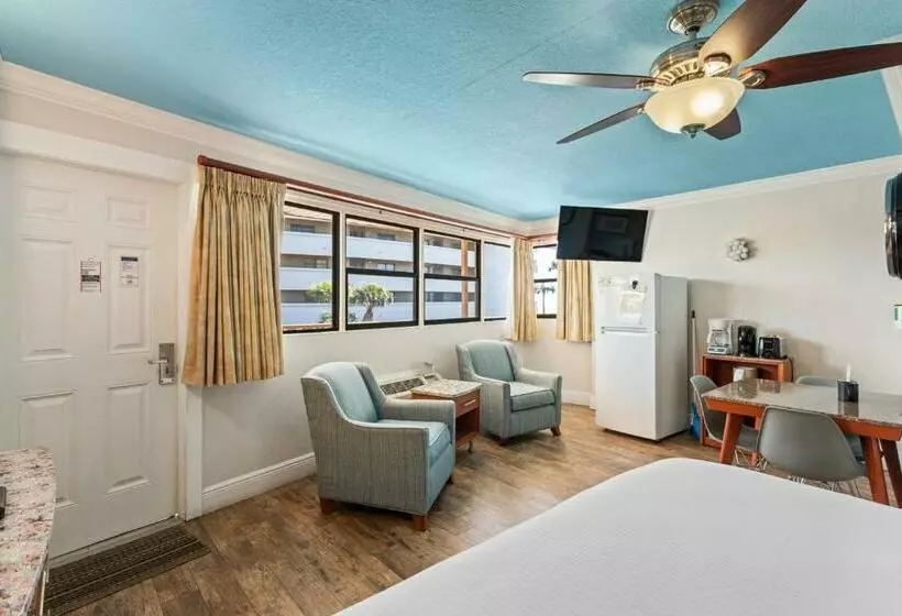 キングサイズベッドのデラックススイート, Plaza Beach Hotel   Beachfront Resort
