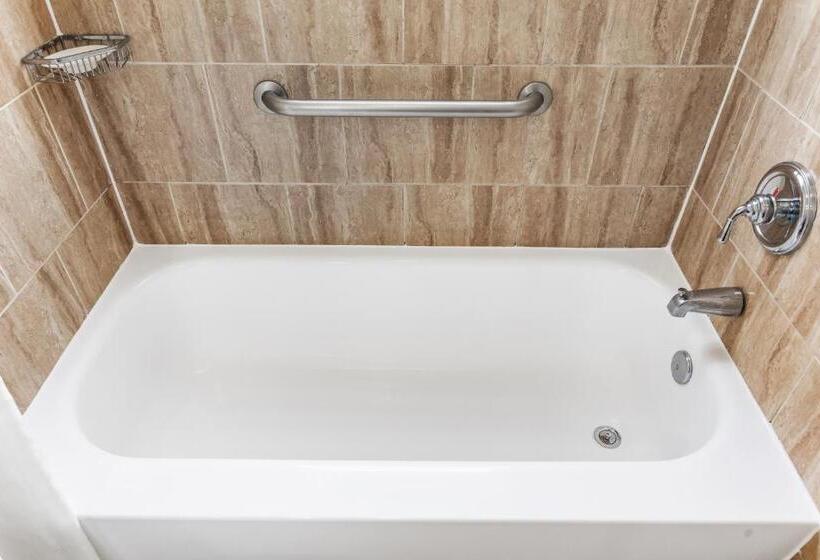 جناح ديلوكس, Plaza Beach Hotel   Beachfront Resort