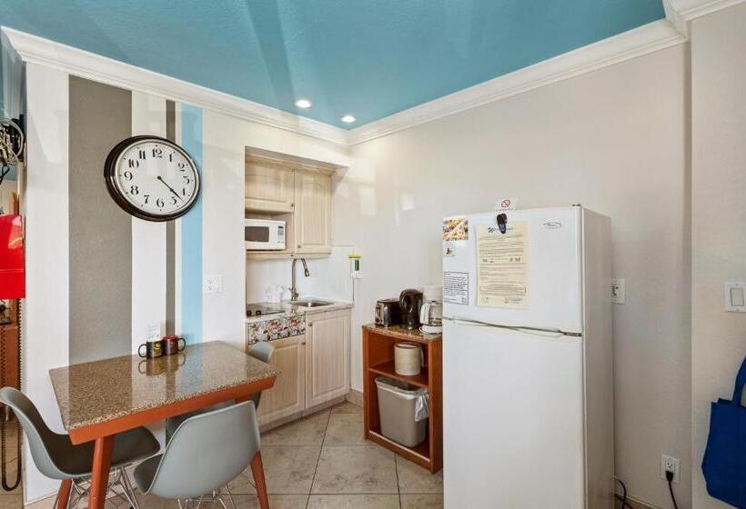 جناح ديلوكس, Plaza Beach Hotel   Beachfront Resort