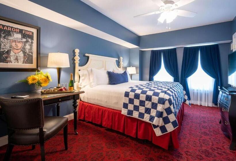 キングサイズベッドのデラックスルーム, The Kendall Hotel At The Engine 7 Firehouse