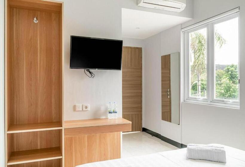 Номер Стандарт, Reddoorz Near Puri Indah Lippo Mall 2