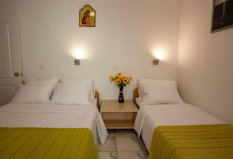 اتاق لوکس, Pansion Boris