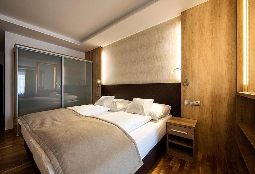 Comfort room with mountain view, Penzión Berg