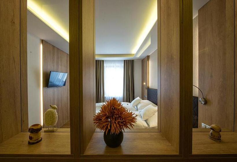 Семейный Номер, Penzión Berg