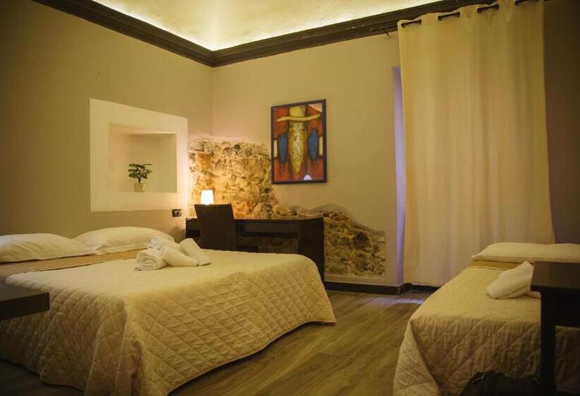Quarto Triplo Economy, Pino Dependance