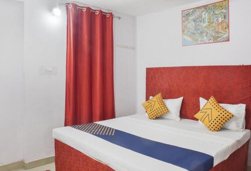 Номер Стандарт Трехместный, Spot On Hotel Krrish