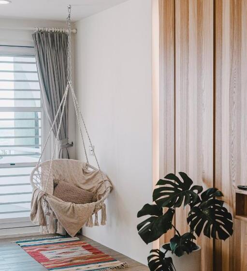 اتاق استاندارد چهار تخته با چشم‌انداز دریا, Yellow's Kenting B&b Ii