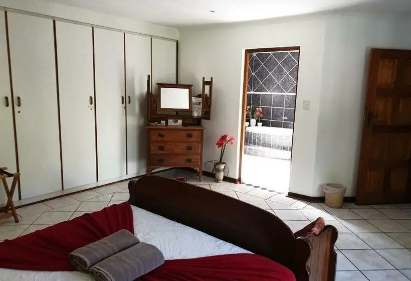Perhehuone, Annas Bed And Breakfast