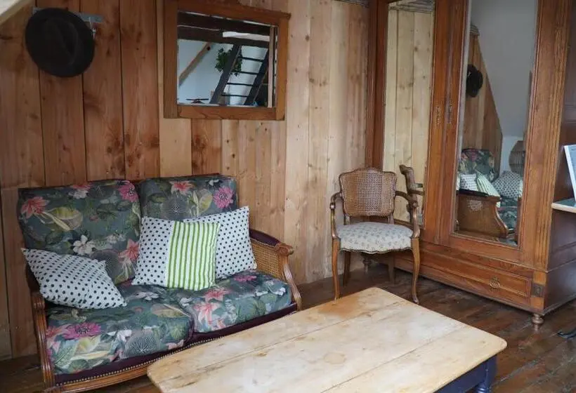 キングサイドベッドのスタンダードワンルーム, Chambres D'hôtes Le Carillon