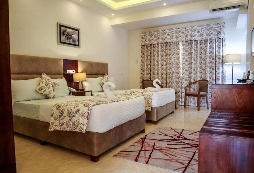 اتاق خانوادگی, Jewel Matrouh