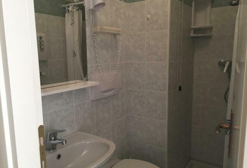 스탠다드 룸, Plinio