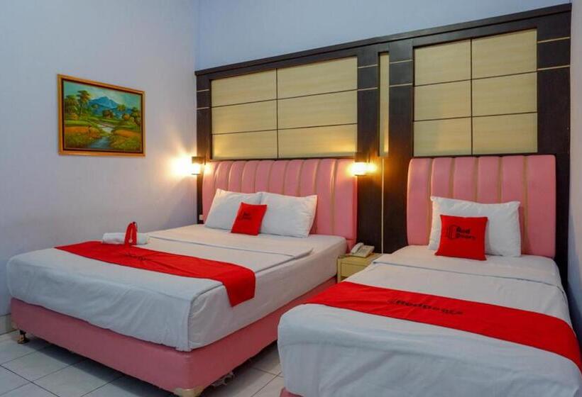 ファミリールーム, Reddoorz Plus Syariah Near Stasiun Pekalongan 2