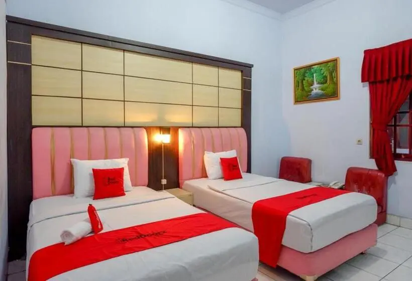 デラックスルーム, Reddoorz Plus Syariah Near Stasiun Pekalongan 2