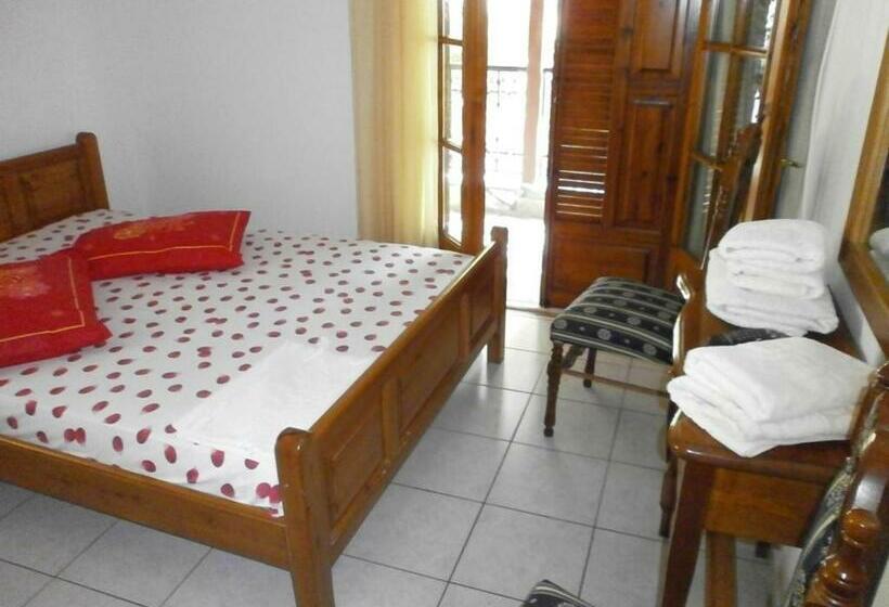 Quarto Estandar, Rooms Batalogianni