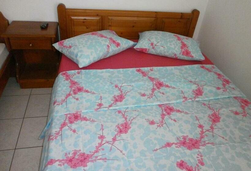 Quarto Estandar, Rooms Batalogianni