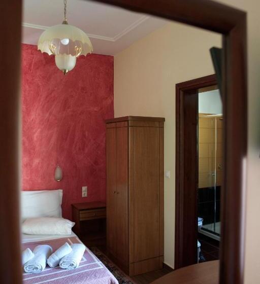 Quarto Estandar, Rooms Batalogianni