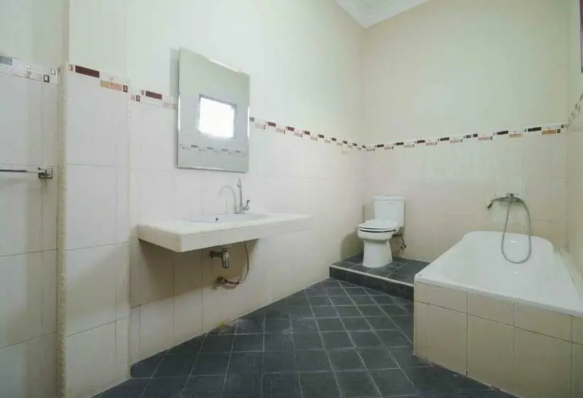 デラックスルーム, Reddoorz Near Rs Harapan Pematang Siantar