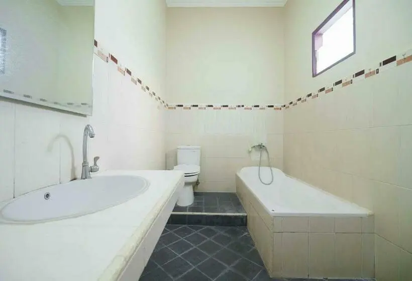 デラックスルーム, Reddoorz Near Rs Harapan Pematang Siantar
