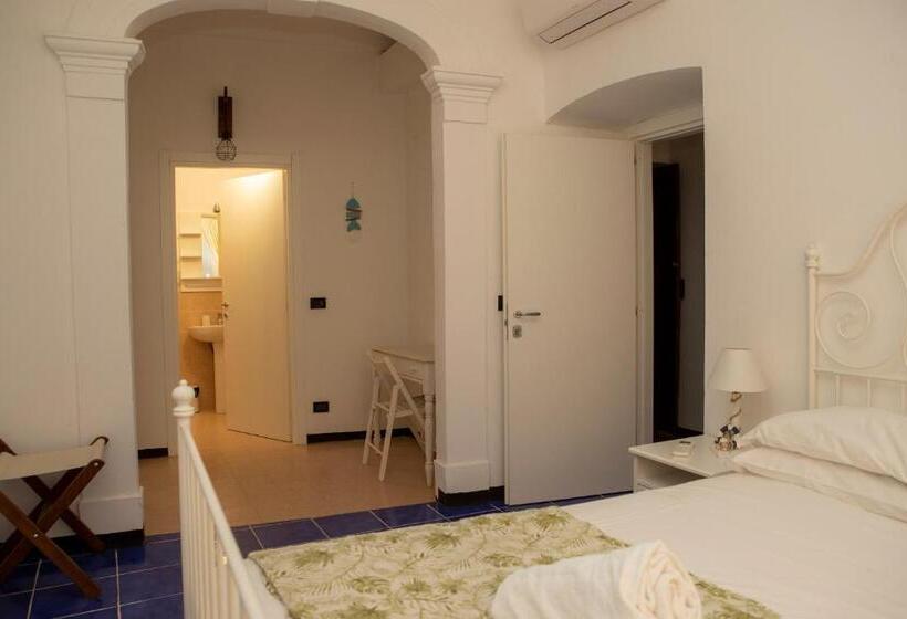 اتاق استاندارد, White Lerici